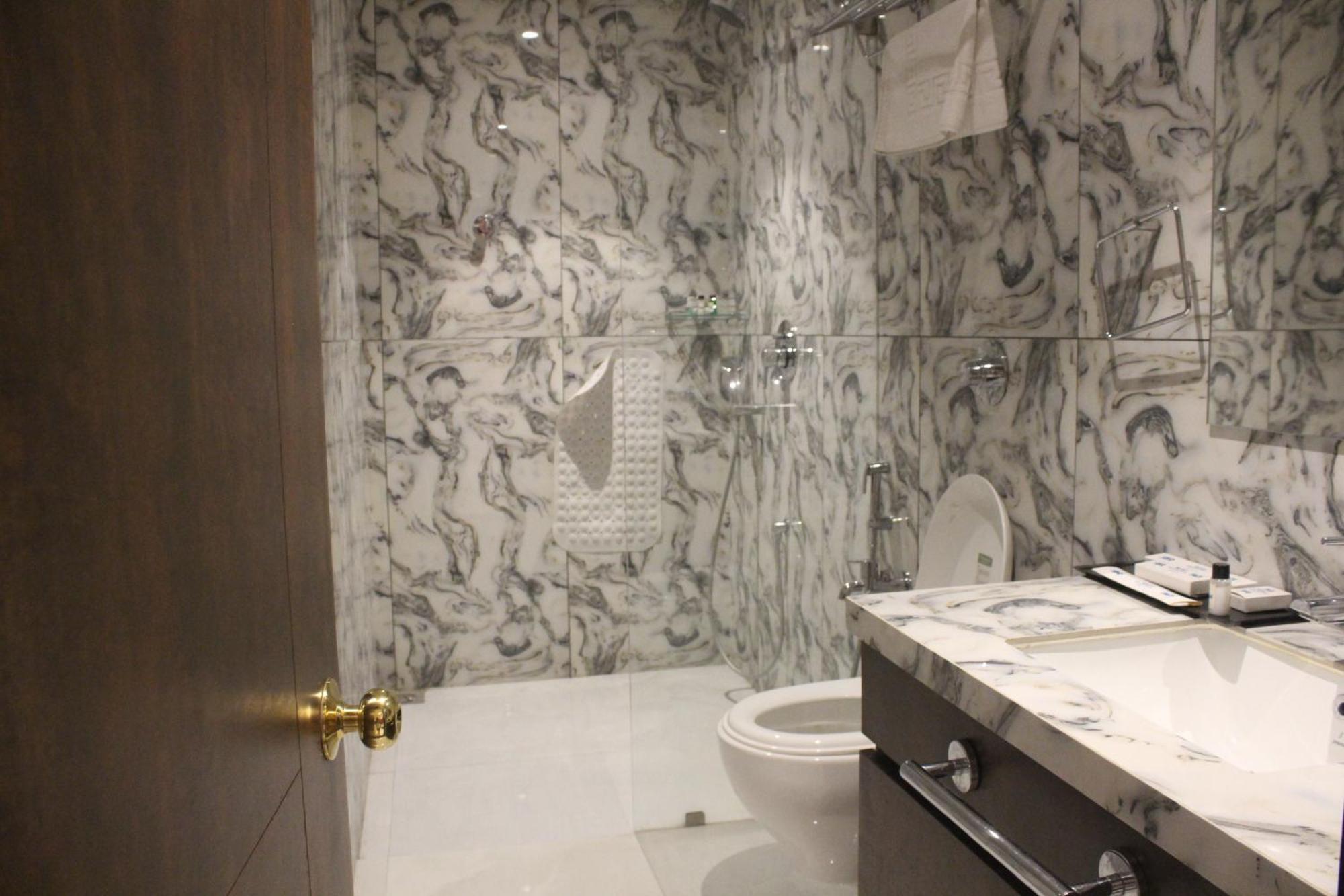 Hotel Madhuban سيلفاسا المظهر الخارجي الصورة